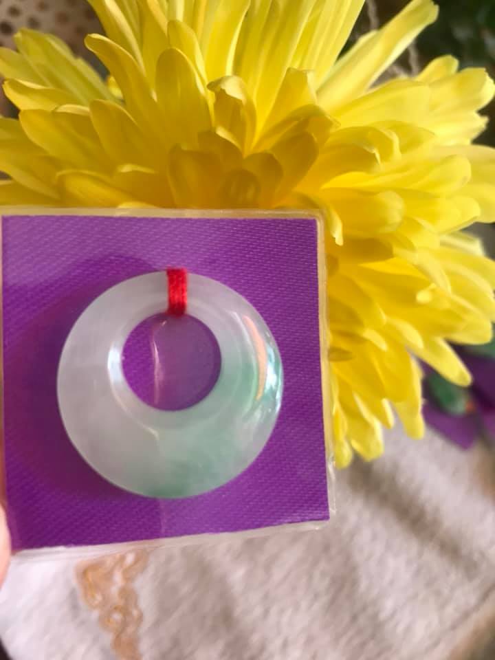 Mặt Dây Chuyền ĐỒNG ĐIẾU KIỂU TRÒN GIỮA TO ĐÁ Cẩm Thạch Tự Nhiên Size 26,5mm x Dầy 5mm x Đk tròn bên trong 11mm MÀU TRẮNG XANH LÁ BÓNG đá tự nhiên Đẹp