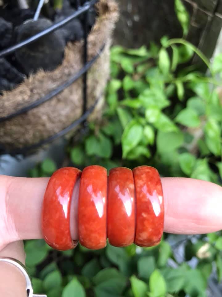 NHẪN ĐEO TAY MÀU ĐỎ 18MM CHẤT LIỆU ĐÁ CẨM THẠCH HỢP NAM MỆNH HỎA THỔ