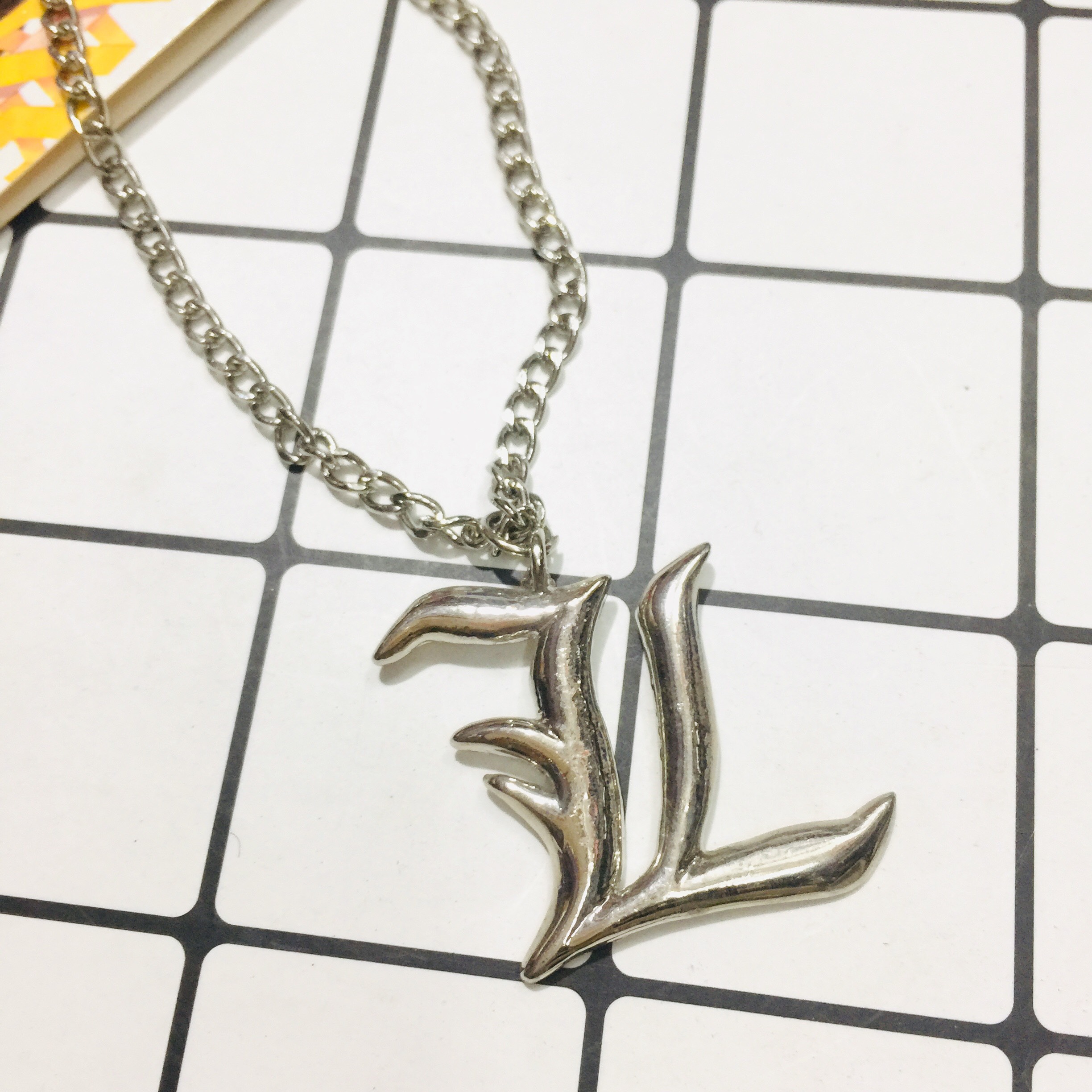 Dây chuyền, vòng cổ Death Note logo L nhiều mẫu ngẫu nhiên