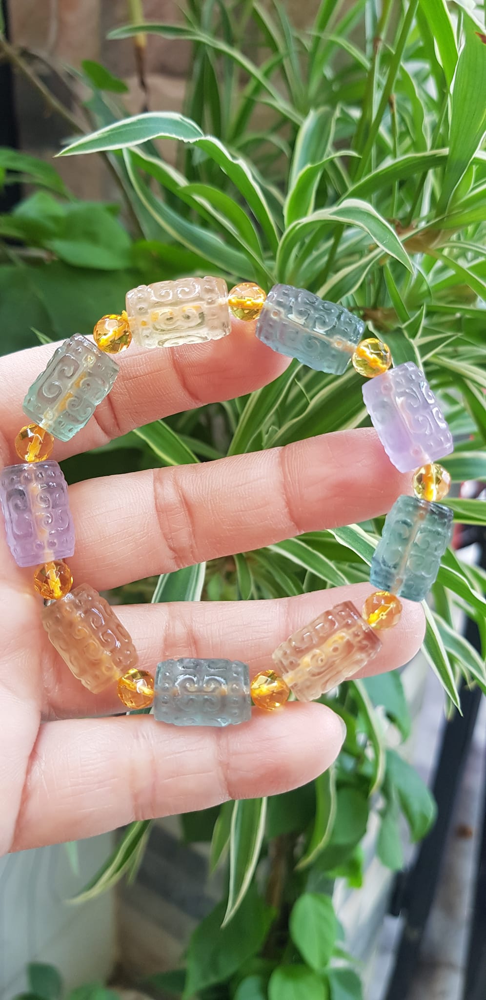 Vòng Tay nữ charm cao cấp Đá Fluorit tự nhiên đa sắc màu kiểu hạt 10mm phối tròn đẹp sang các Chị đeo xinh tay may mắn tài lộc cả năm ạ