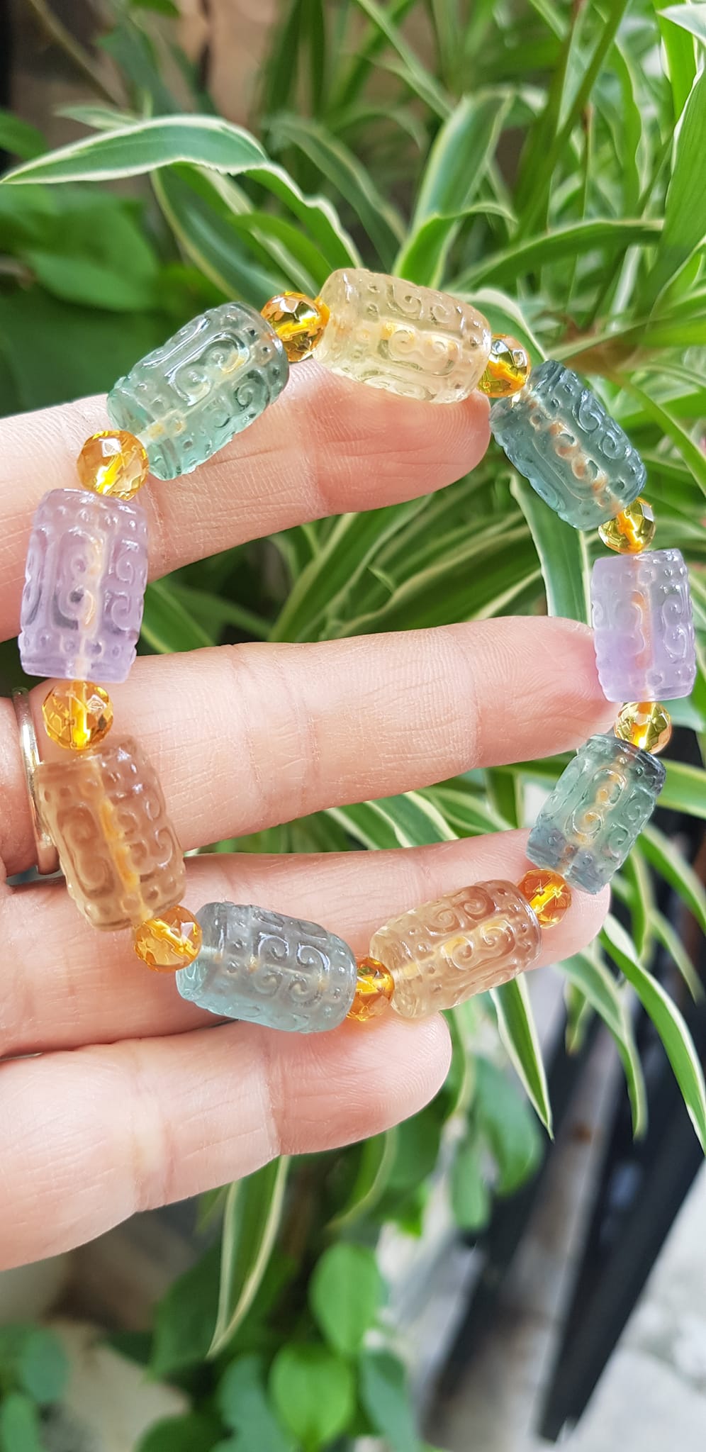 Vòng Tay nữ charm cao cấp Đá Fluorit tự nhiên đa sắc màu kiểu hạt 10mm phối tròn đẹp sang các Chị đeo xinh tay may mắn tài lộc cả năm ạ