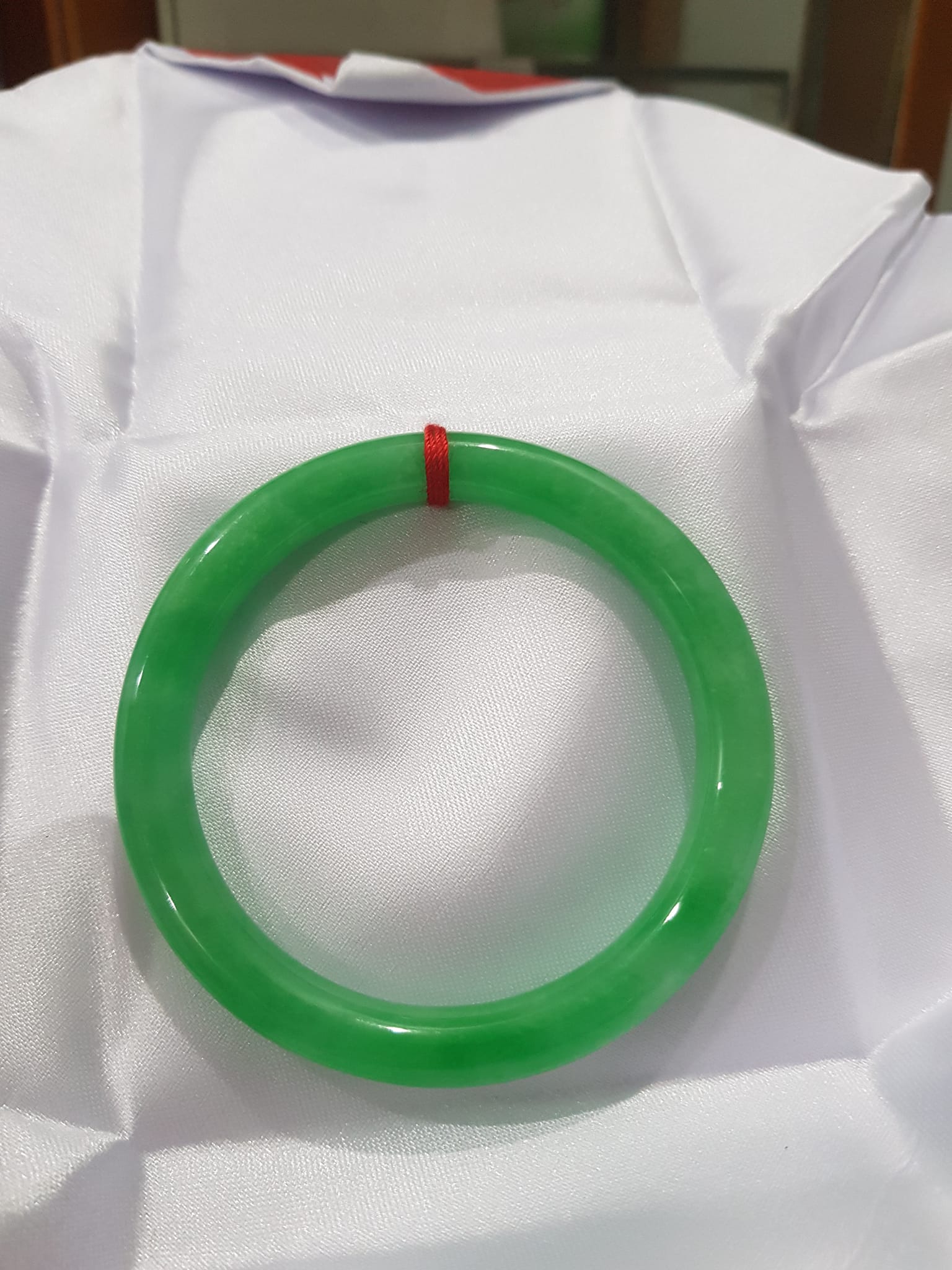 Vòng cẩm thạch Đ Lý 52mm x dầy 7,8mm Vòng màu xanh lá tươi Nữ mệnh Mộc mệnh Hỏa 52kg - 56kg đeo ạ