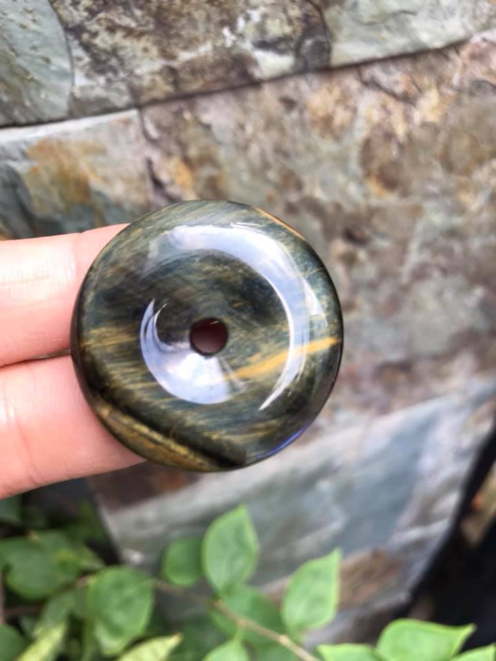 Mặt Dây Chuyềnn Đồng Tiền Điếu đá mắt hổ đen xanh xíu vàng tự nhiên size 33mm x dầy 8,5mm Nam mệnh Thủy Mộc