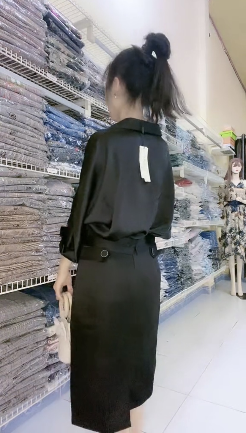 Bộ áo sơ mi kèm váy cao cấp màu đen quý phái Myqlothing.