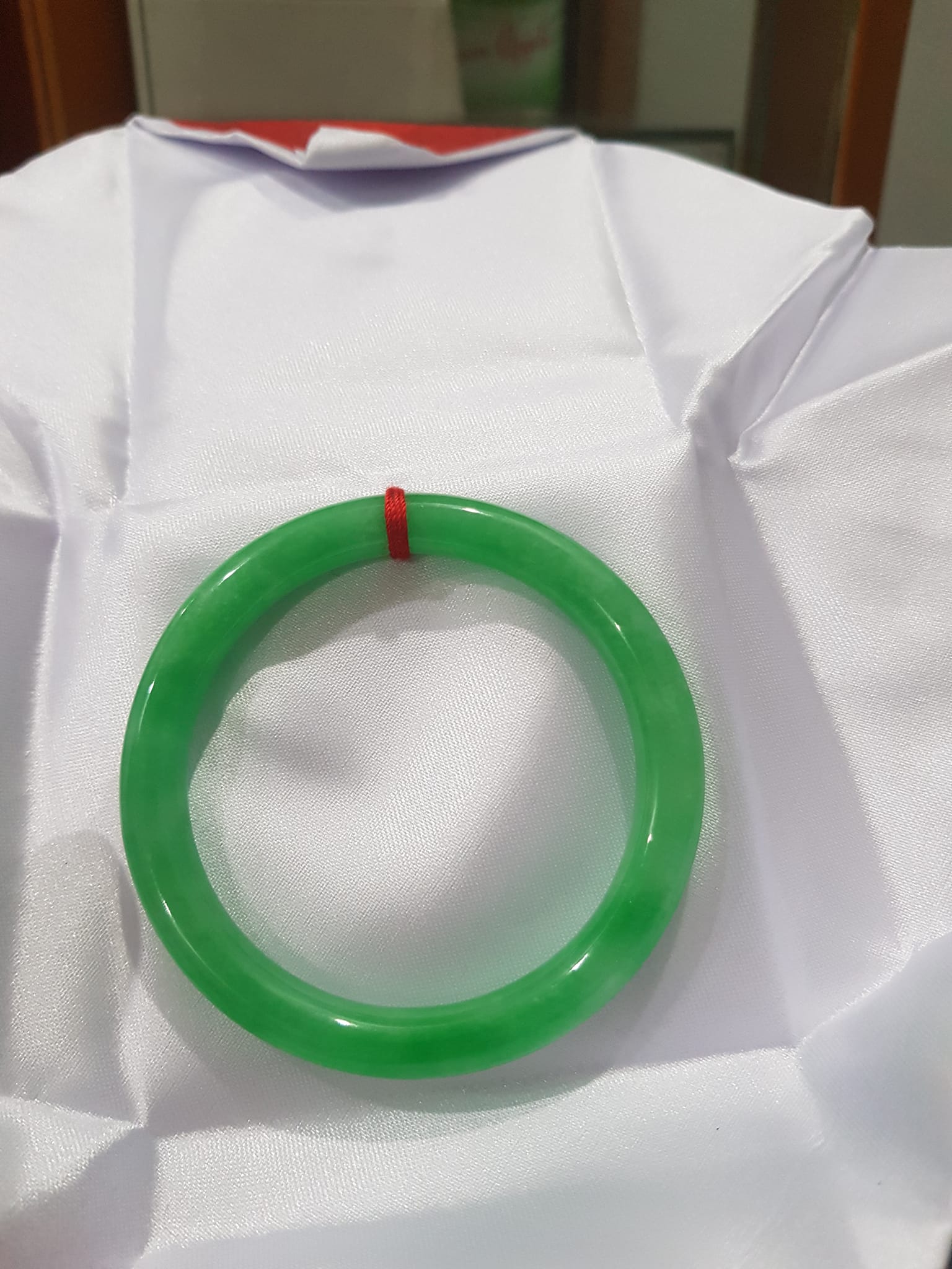 Vòng cẩm thạch Đ Lý 52mm x dầy 7,8mm Vòng màu xanh lá tươi Nữ mệnh Mộc mệnh Hỏa 52kg - 56kg đeo ạ