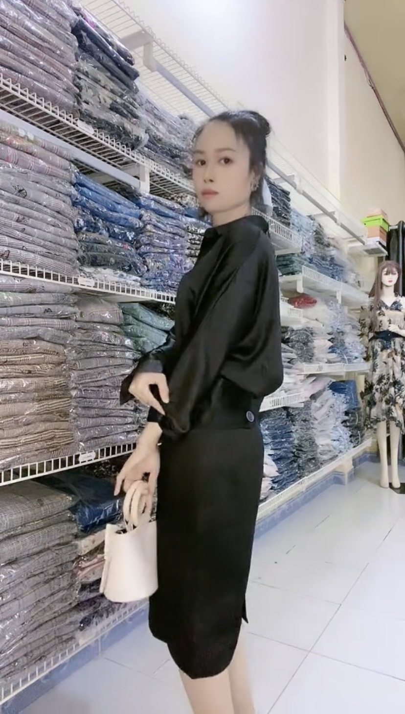 Bộ áo sơ mi kèm váy cao cấp màu đen quý phái Myqlothing.