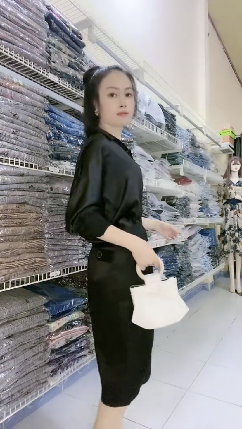 Bộ áo sơ mi kèm váy cao cấp màu đen quý phái Myqlothing.