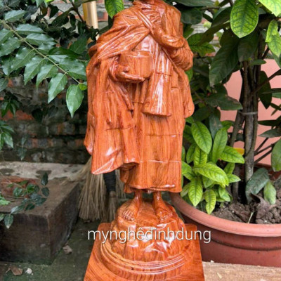 Tượng thầy thích minh tuệ bằng gỗ hương đá kt cao 50cm