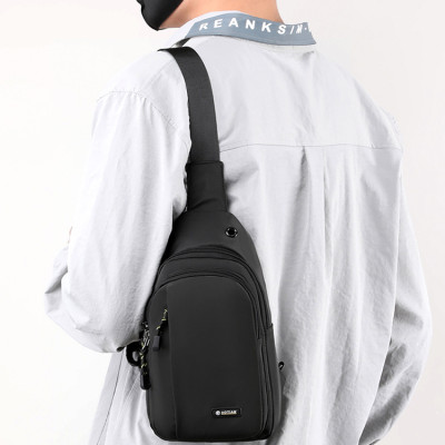 Túi đeo chéo nam phong cách mới  - BEE GEE DCN9259