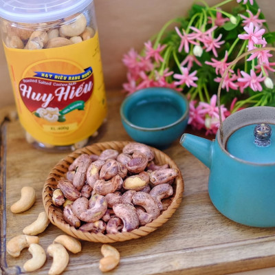 Hạt Điều Rang Muối Huy Hiếu 500gr hộp tròn còn vỏ lụa