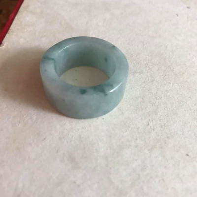 NHẪN CẨM THẠCH ỐNG THẲNG SIZE 20MM ĐÁ THIÊN NHIÊN MÀU XANH NHẸ NAM ĐEO