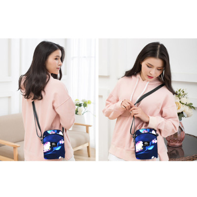 Túi đeo chéo nữ để diện thoại thời trang họa tiết dễ thương BEE GEE 096