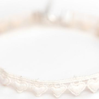 Vòng cổ choker tattoo tim trắng V65