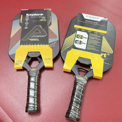 Vợt pickleball AMA JP80, mặt vợt từ sợi carbon dày 13mm, tặng kèm bao da, cuốn cán, cuốn viền vợt và 2 bóng cao cấp