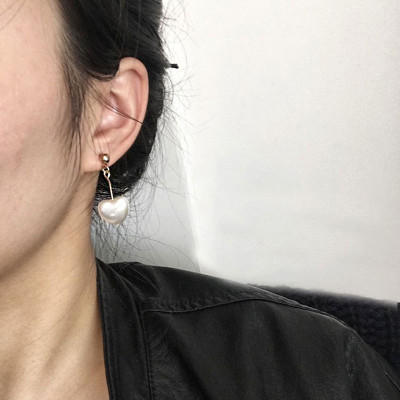 Bông tai trái tim abs đơn giản sang chảnh