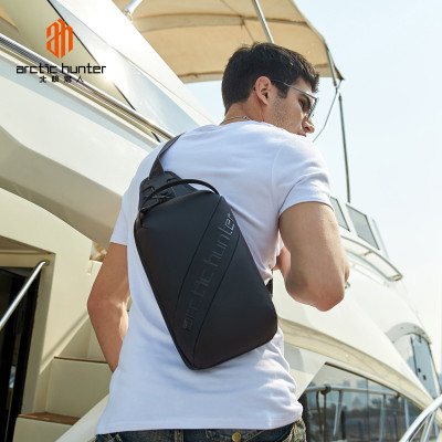 Túi đeo chéo nam cao cấp phong cách châu âu  – BEE GEE DCN9322