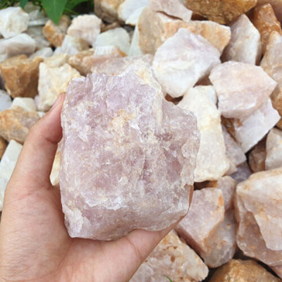 1kg đá thạch anh hồng vụn 4x6cm NHASAN rải sàn, trấn trạch