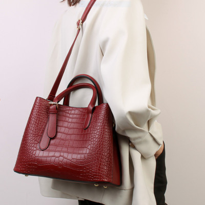 Túi xách nữ thời trang công sở cao cấp phong cách mới