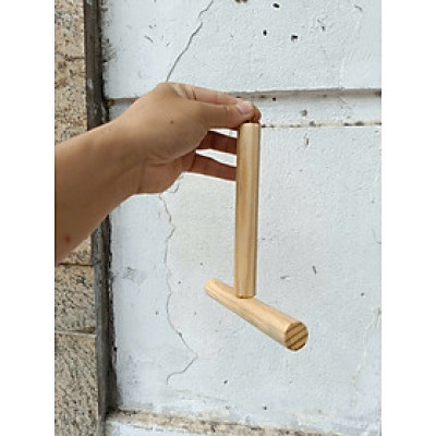 1 CÁI CẦU ĐẬU GỖ THƯỜNG ĐƯỜNG KÍNH 2CM (TREO TRONG LỒNG) CHO CHIM, VẸT ĐỨNG