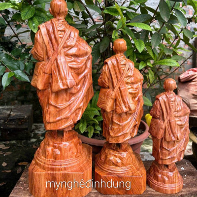 Tượng thầy thích minh tuệ bằng gỗ hương đá kt cao 50cm
