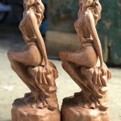 Tượng thiếu nữ nghệ thuật trang trí bằng gỗ hương kt cao 40cm