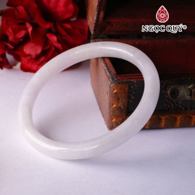 Vòng nguyên khối bản tròn đá bạch ngọc - Ngọc Quý