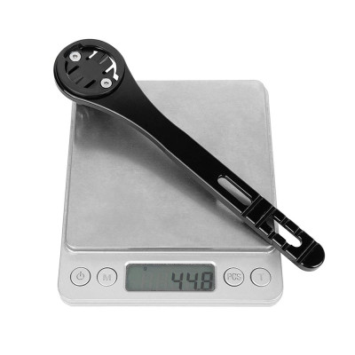 Bao gồm ba bộ điều hợp cho Garmin, cho Bryton, cho máy tính xe đạp Cateye. Đi kèm với một giá đỡ máy ảnh thể thao và đèn pin.