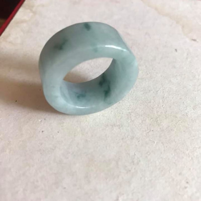 NHẪN CẨM THẠCH ỐNG THẲNG SIZE 20MM ĐÁ THIÊN NHIÊN MÀU XANH NHẸ NAM ĐEO