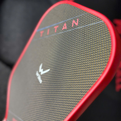 Vợt Pickleball Wi-ka Titan với mặt vợt bằng Titanium vàng siêu bền, tối ưu trọng lượng, kiểm soát bóng tốt - Hàng công ty