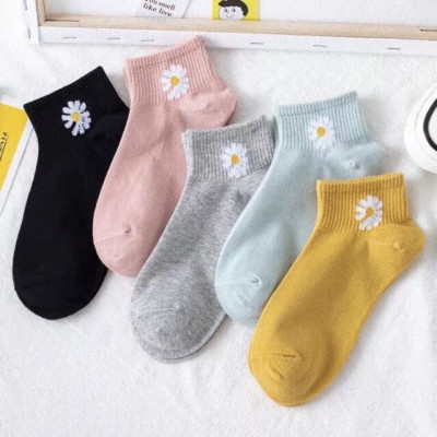 Túi 10 đôi tất gấu , hoa cúc nữ ,cổ ngắn nhiều màu dễ thương vải cotton đẹp và bền kèm túi dây rút xinh xắn cute cho phái nữ