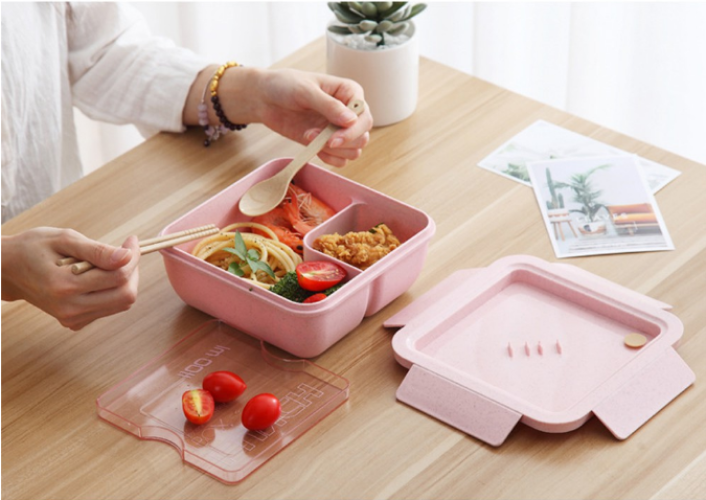 Hộp Cơm Lúa Mạch Vuông 1 Tầng 2 Ngăn Kèm Thìa Đũa (Giao Màu Ngẫu Nhiên) - HENRYSA