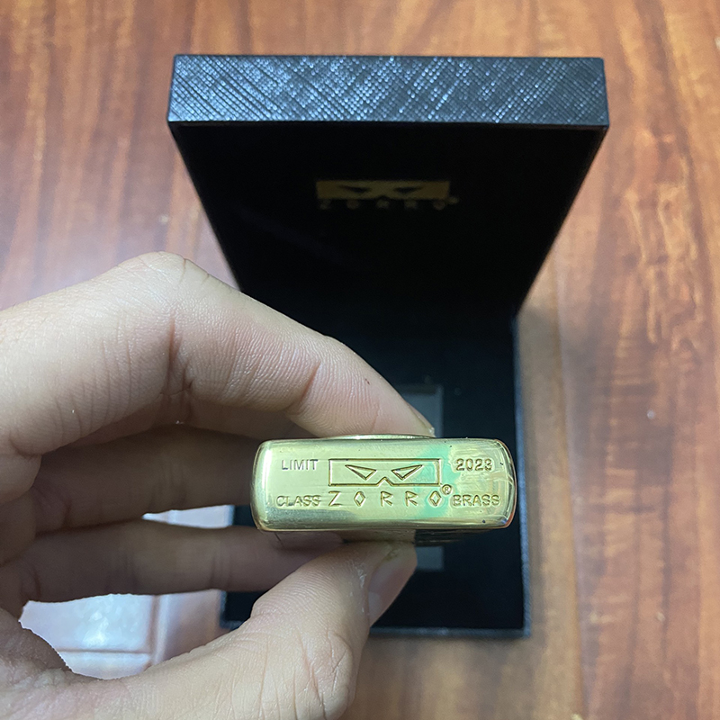 Vỏ Hột Quẹt Bật Lửa Xăng Đá Zorro Z2-1055 Họa Tiết Rồng Vờn Mây Cuộn 4 Mặt Cực Đẹp (Không Sẵn Xăng)