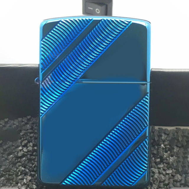 Vỏ Hột Quẹt Bật Lửa Hộp Quẹt Xăng Đá Zorro Z8775B Họa Tiết Logo Chéo Dùng Xăng Bấc Đá Cao Cấp - Nhiều Màu