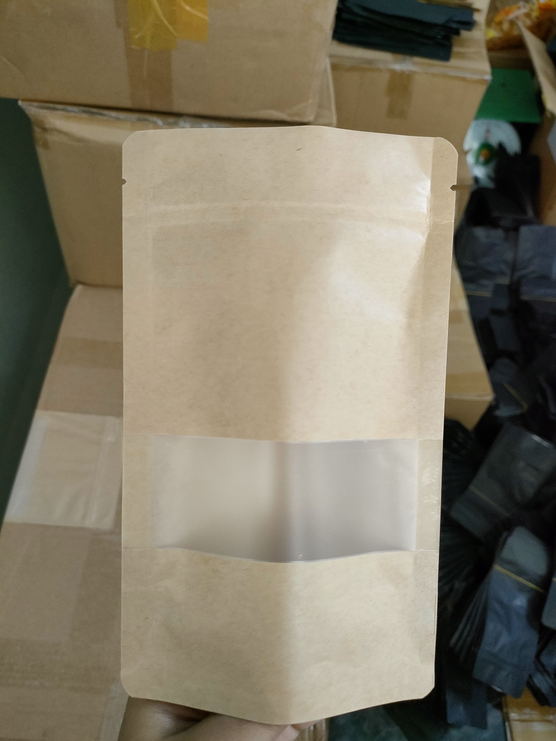 Túi giấy Kraft nâu zipper có cửa sổ tràn viền 15x22 cm 1kg