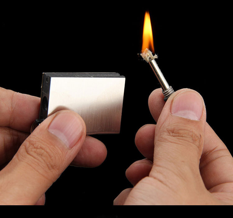 Bật Lửa Diêm Xăng Sinh Tồn Vuông Xài Xăng, Hộp Quẹt Diêm Xăng Vĩnh Cửu Vuông Có Móc Treo Chìa Khóa Đính Kèm Rất Tiện Lợi