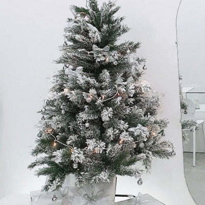 Cây thông noel phủ tuyết cao 1m8 - Cây loại 3 lá dày tán rộng