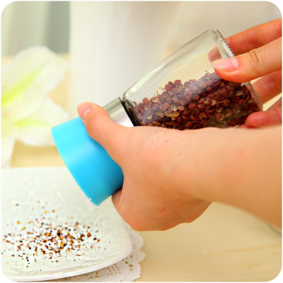 Lọ tiêu đa năng cao cấp (đựng và xay khi dùng, màu ngẫu nhiên) 