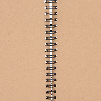 Sổ Lò Xo Vẽ Kraft 8725 - 130 x 190 60 Tờ DL80 - Giao Mẫu Ngẫu Nhiên