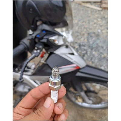 ĐènBuggi 3 Chấu Siêu Bền – Cực Mạnh, Tăng Tốc Nhanh, Tiết Kiệm Nhiênn Liệuu Cho Mọi Loại Xee!