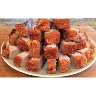 Cây  châm bì ,châm thịt ,làm mềm thịt chế biến lợn quay da giòn ,thịt nướng ,thịt rán ,  giúp dễ ngấm gia vị và thơm ngon hơn 