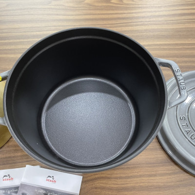 NỒI GANG STAUB COCOTTE MÀU XÁM 24CM – 4,7L Hàng Chính Hãng