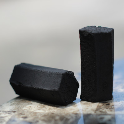 Than nướng BBQ không khói từ gáo dừa thiên nhiên chính hãng R2D hộp 1Kg