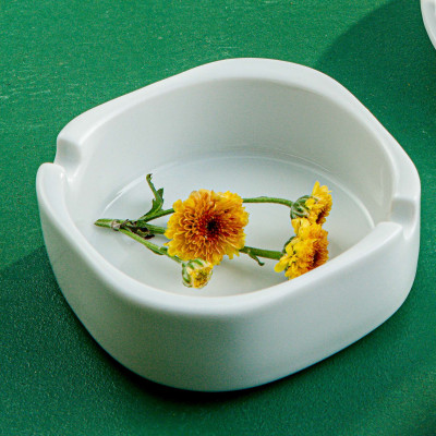 Gạt tàn vuông sứ trắng cao cấp Long Phương