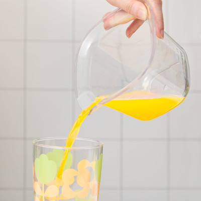 Bộ Vắt Cam Chanh Thân Trong Yoko 500ml Sản Xuất Theo Tiêu Chuẩn Nhật Bản Đảm Bảo An Toàn Cho Sức Khỏe - Tặng Kèm Khăn Lau Tay PaKaSa ( Giao màu ngẫu nhiên)