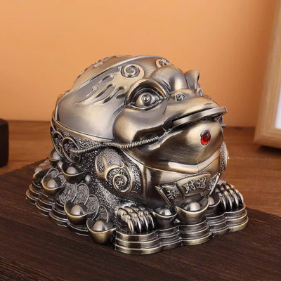  Dụng cụ Gạt Bụi Tàn để bàn Hình tượng Cóc vàng 3 chân ngậm tiền – biểu tượng chiêu tài lộc nổi bật trong phong thủy