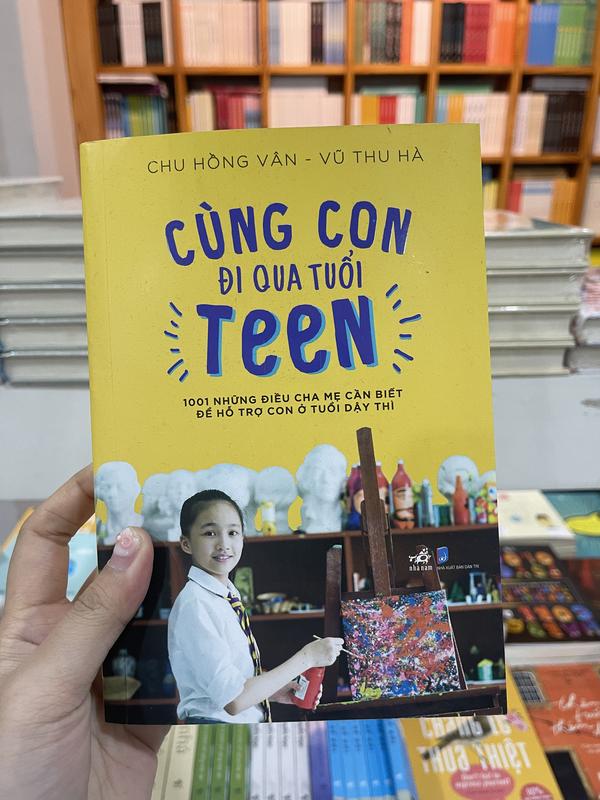 Sách - Cùng con đi qua tuổi teen (Nhã Nam HCM)