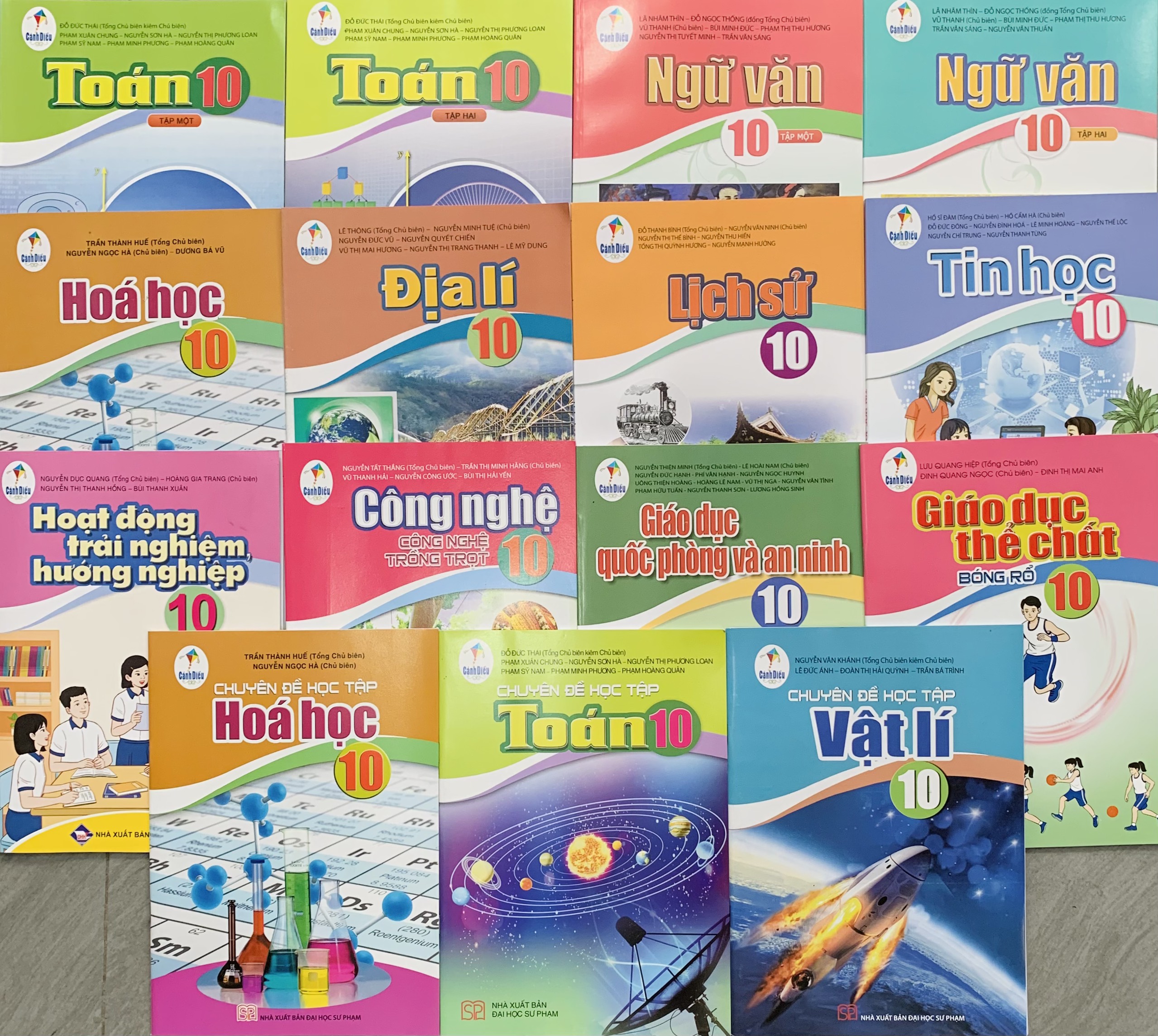 Bộ Sách giáo khoa Lớp 10- hỗn hợp tùy chọn theo trường (Kèm bìa nilong bao sách)