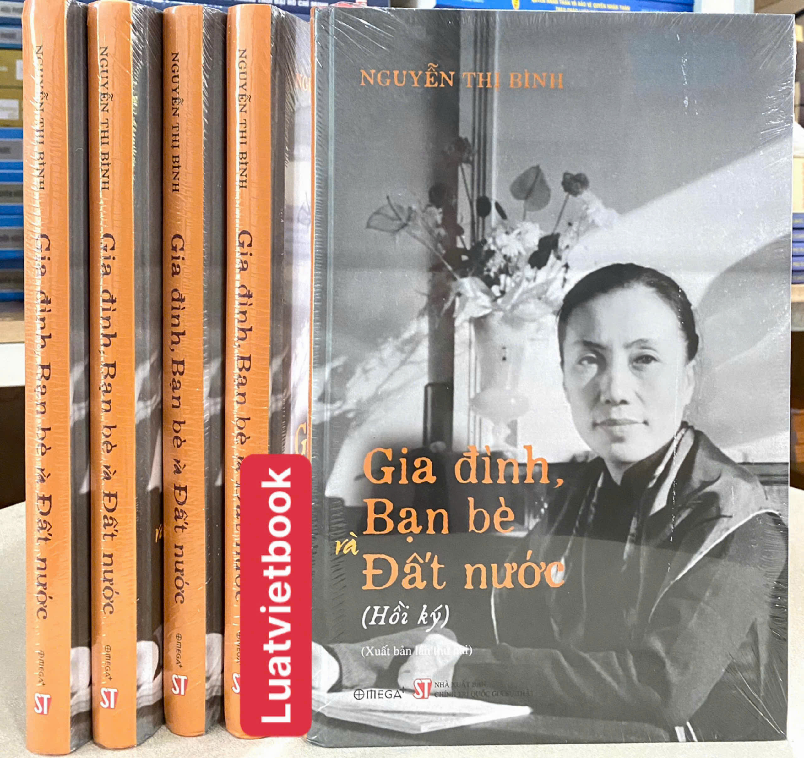 Gia Đình, Bạn Bè và Đất Nước