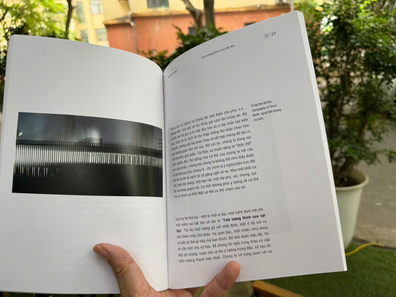 BẦU KHÔNG KHÍ – Peter Zumthor – NXB Xây Dựng