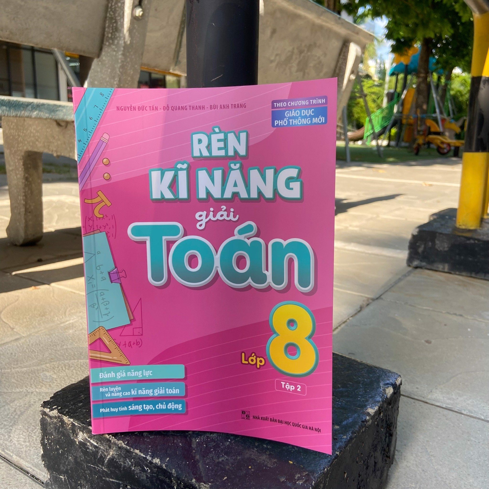 Sách: Rèn Kĩ Năng Giải Toán Lớp 8 Tập 2 (Theo Chương Trình Giáo Dục Phổ Thông Mới)